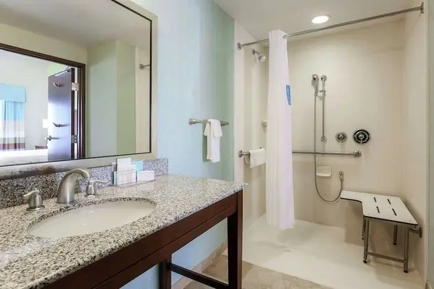 Stüdyo, Engellilere Uygun (Roll-in Shower)