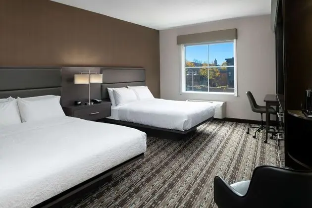 Oda, 2 Büyük (Queen) Boy Yatak, Engellilere Uygun, Sigara İçilmez