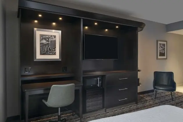 Oda, 2 Büyük (Queen) Boy Yatak, Engellilere Uygun, Sigara İçilmez