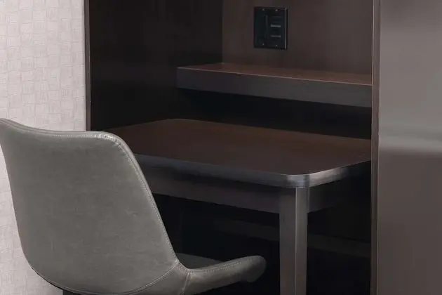 Oda, 2 Büyük (Queen) Boy Yatak, Engellilere Uygun, Sigara İçilmez