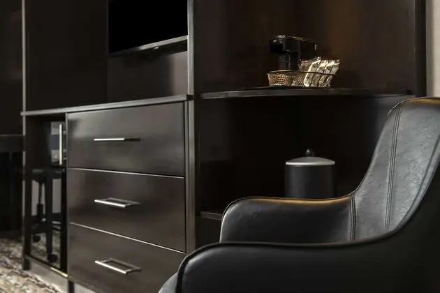 Oda, 2 Büyük (Queen) Boy Yatak, Engellilere Uygun, Sigara İçilmez