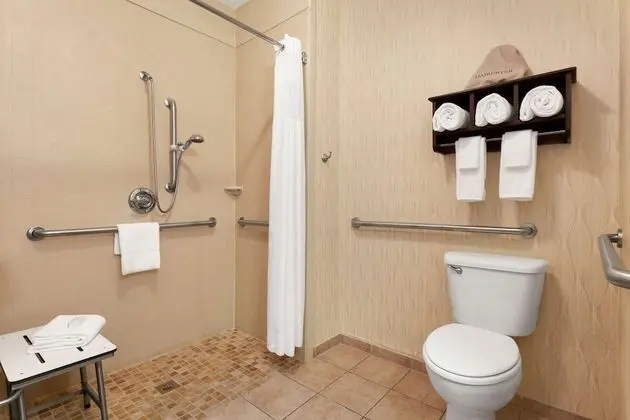 Oda, 1 En Büyük (King) Boy Yatak, Engellilere Uygun, Sigara İçilmez