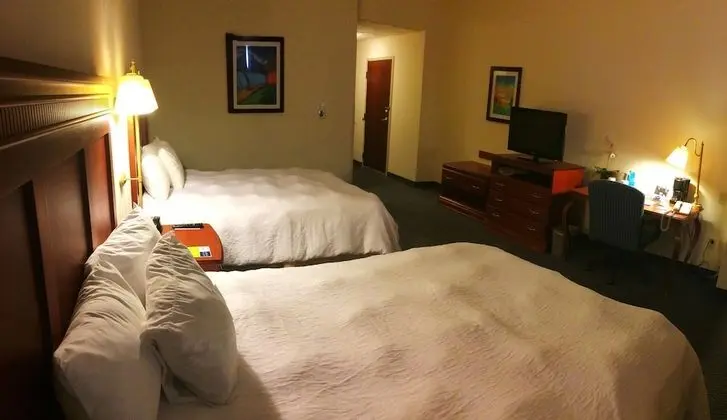 Oda, 2 Büyük (Queen) Boy Yatak, Engellilere Uygun, Sigara İçilmez