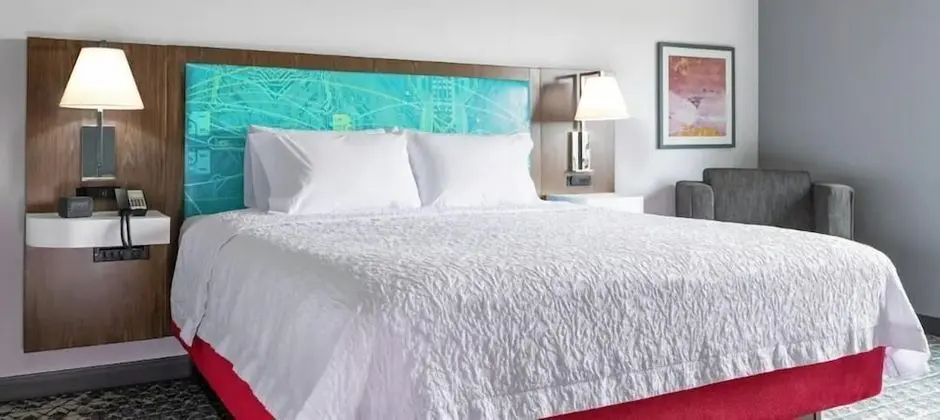 Oda, 1 En Büyük (King) Boy Yatak, Buzdolabı ve Mikrodalga