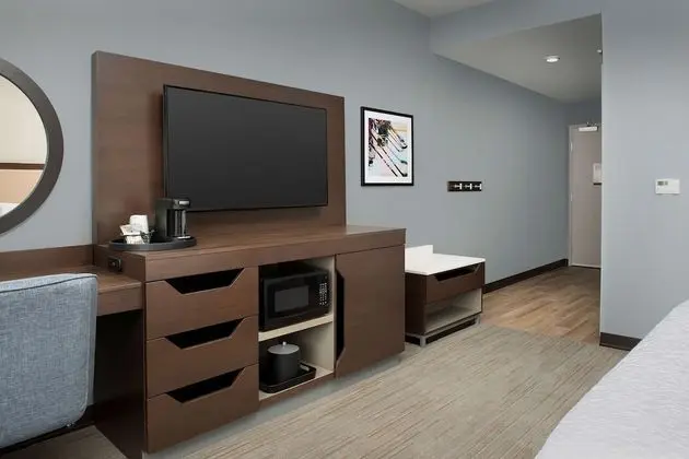 Oda, 1 En Büyük (King) Boy Yatak, Engellilere Uygun, Küvet