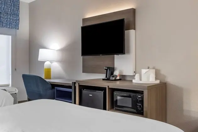 Oda, 2 Büyük (Queen) Boy Yatak, Engellilere Uygun, Sigara İçilmez