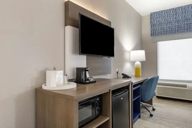 Oda, 2 Büyük (Queen) Boy Yatak, Engellilere Uygun, Sigara İçilmez