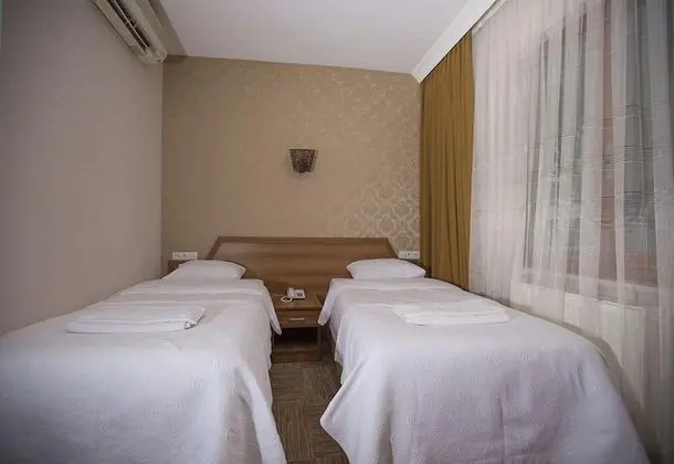 Economy Twin Room, 2 Twin Beds, Sea View