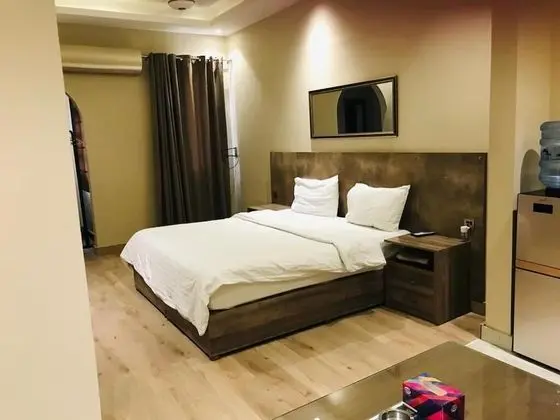 Deluxe Tek Büyük Yataklı Oda