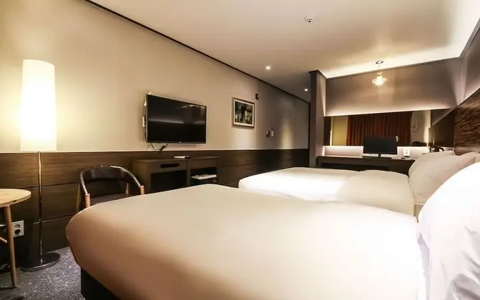 Oda (Deluxe Twin (Double + Single))