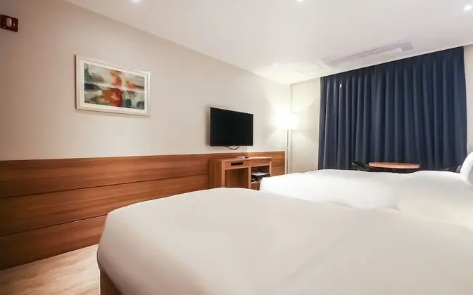 Oda (Deluxe Twin (Double + Single))