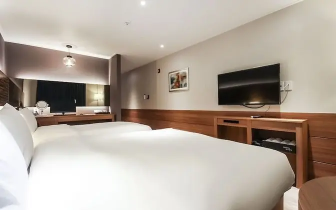 Oda (Deluxe Twin (Double + Single))