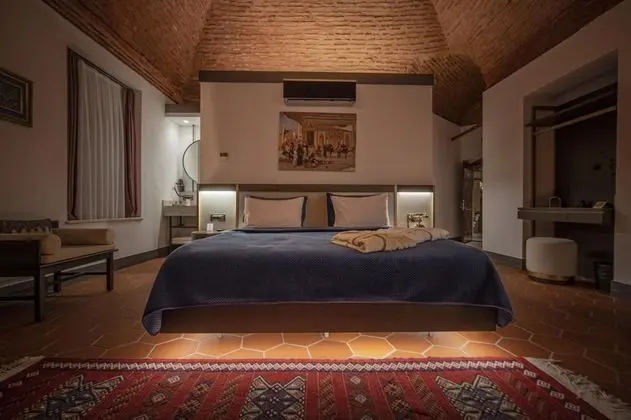 Suite, Sokak Manzaralı