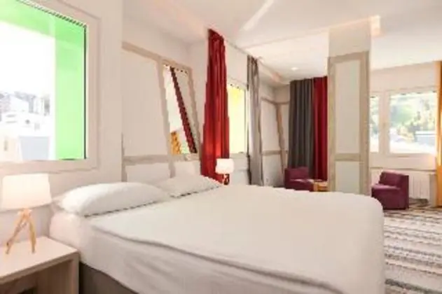 SUITE