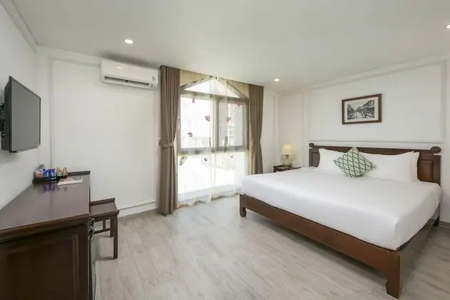 Deluxe Tek Büyük Yataklı Oda, Bahçe Manzaralı