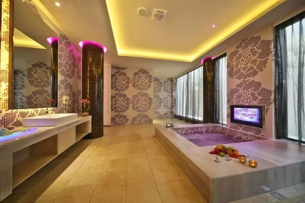 Premium Tek Büyük Yataklı Oda
