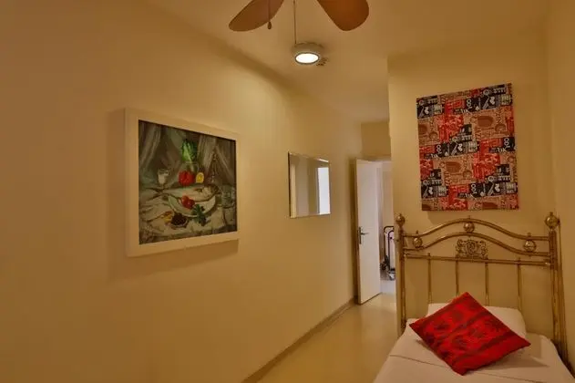 Tek Kişilik, Şehir Manzaralı
