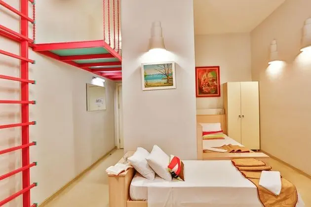 Twin, Şehir Manzaralı