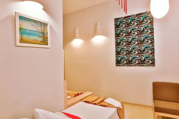 Twin, Şehir Manzaralı
