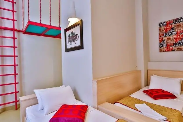 Twin, Şehir Manzaralı