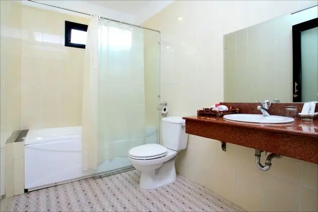 Deluxe Üç Kişilik Oda, Bahçe Manzaralı
