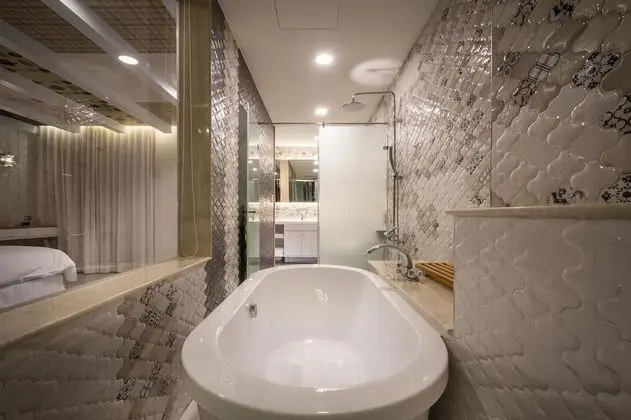 Deluxe Tek Büyük Yataklı Oda, Küvet