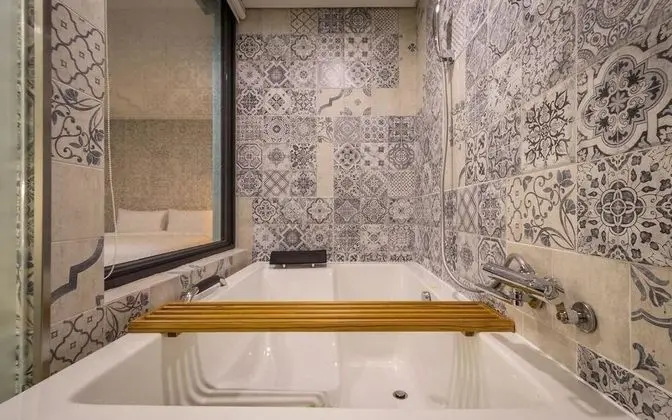 Deluxe Tek Büyük Yataklı Oda, Küvet