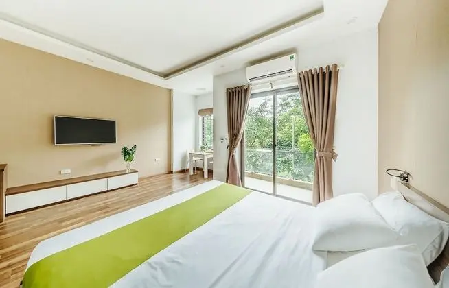 Suite Double Room with Balcony Garden View