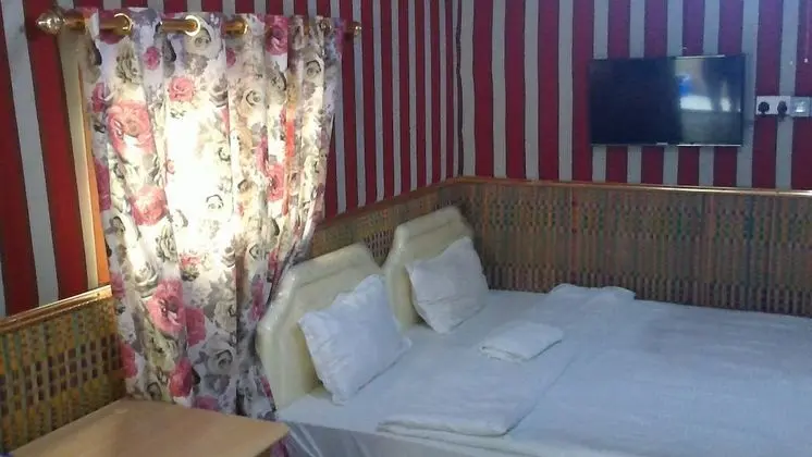 Deluxe Üç Kişilik Oda