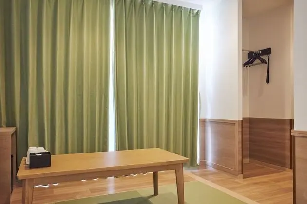 Traditional Üç Kişilik Oda