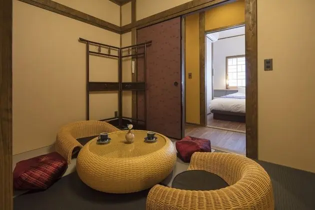 Ev (Private Machiya Townhouse)