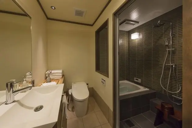 Ev (Private Machiya Townhouse)