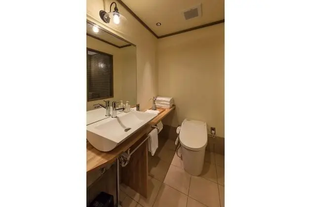 Ev (Private Machiya Townhouse)
