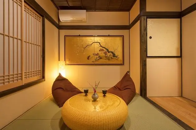 Ev (Private Machiya Townhouse)