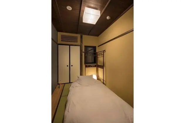 Ev (Private Machiya Townhouse)