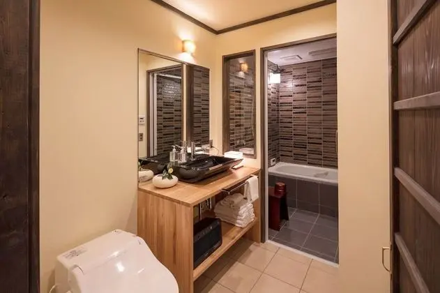Ev (Private Machiya Townhouse)