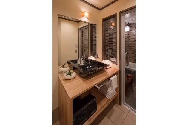 Ev (Private Machiya Townhouse)