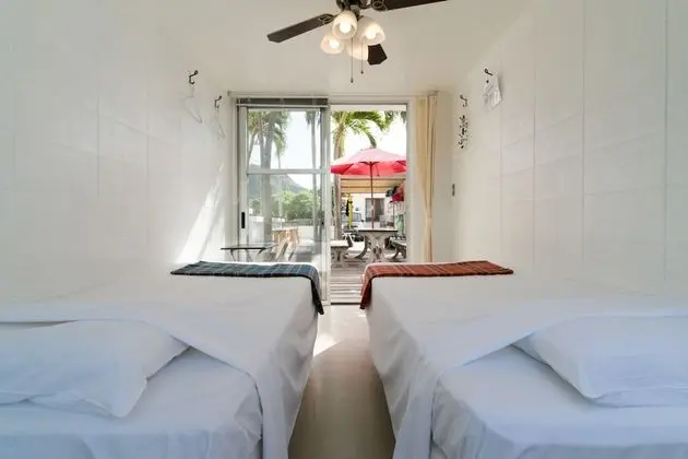 İki Ayrı Yataklı Oda, Ortak Banyo