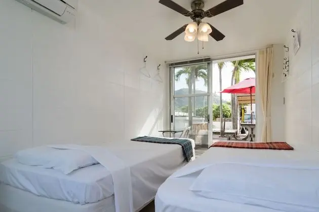 İki Ayrı Yataklı Oda, Ortak Banyo