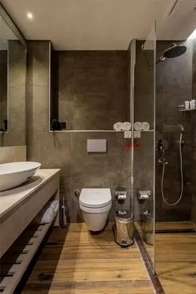 Deluxe Triple Oda Deniz Manzaralı Ve Balkonlu
