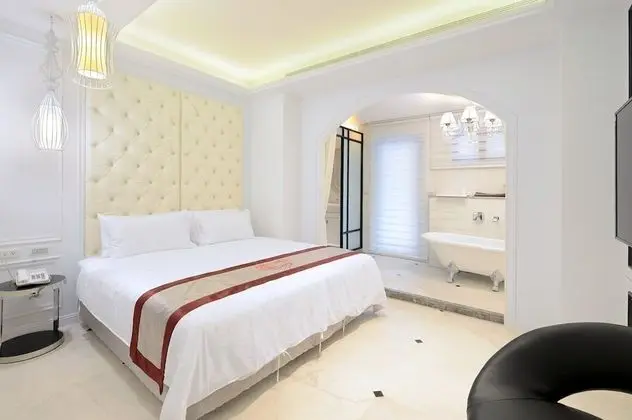 Honeymoon Tek Büyük Yataklı Oda