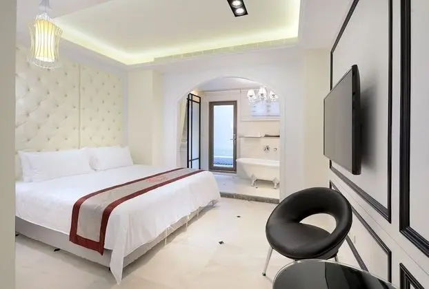 Honeymoon Tek Büyük Yataklı Oda