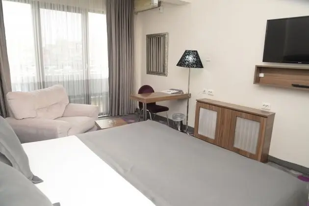Çift Kişilik, Göl Manzaralı, Balkonlu
