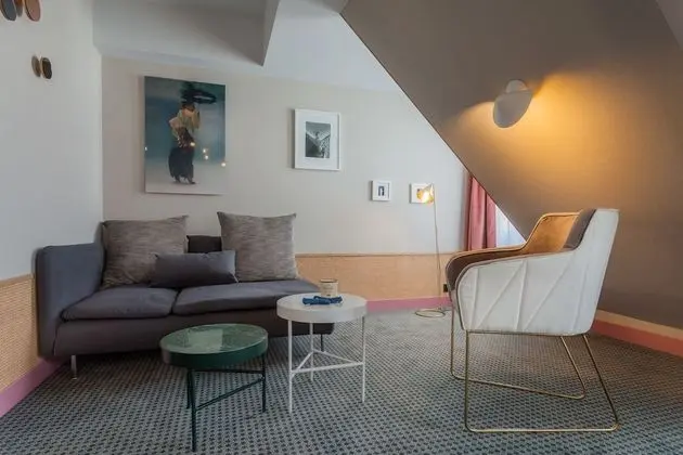 Junior Süit (Handsome)