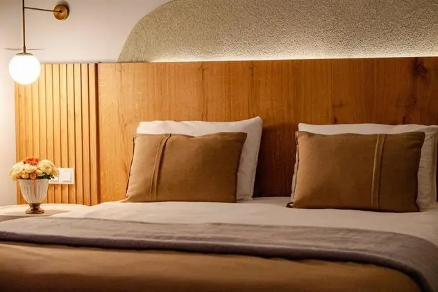 Suite, Havuz ve Bahçe Manzaralı