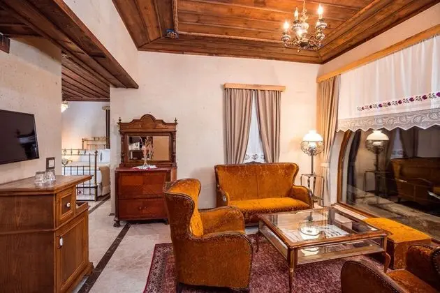Deluxe Stone Room