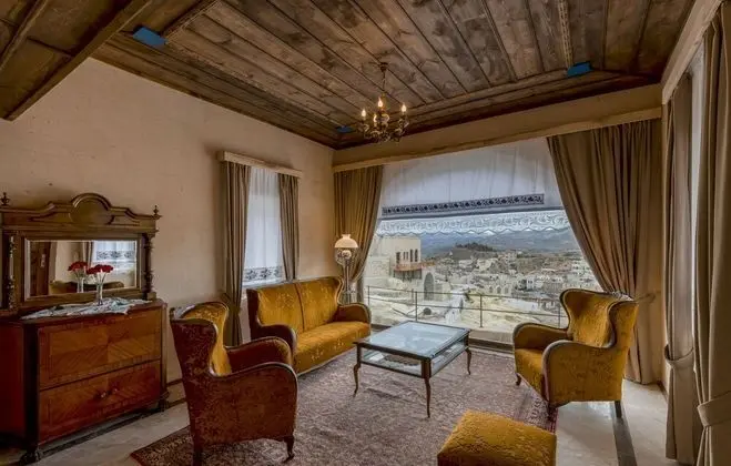 Deluxe Stone Room