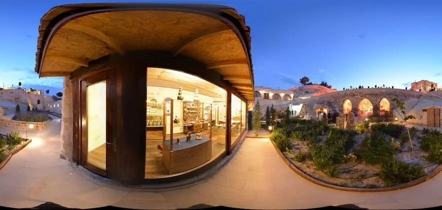 Deluxe Stone Room