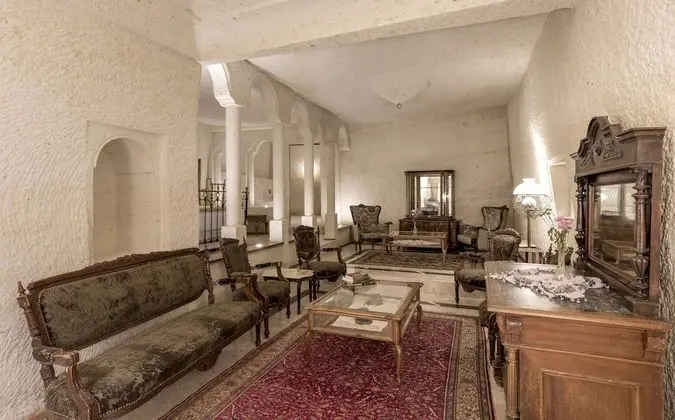 Honeymoon Cave Suites