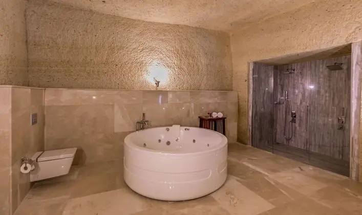 Honeymoon Cave Suites